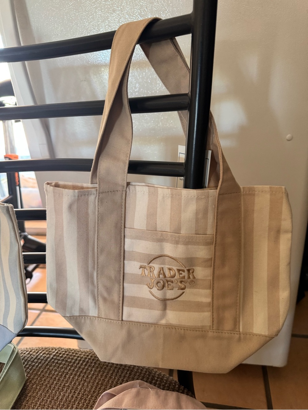 Trader Joe’s Summer Pastel Limited Edition Mini Toe Bag (Set of 4) - Picture 3 of 5